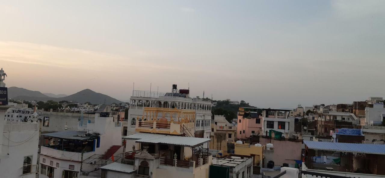 Hotel Ishwar Palace Udaipur Exterior photo